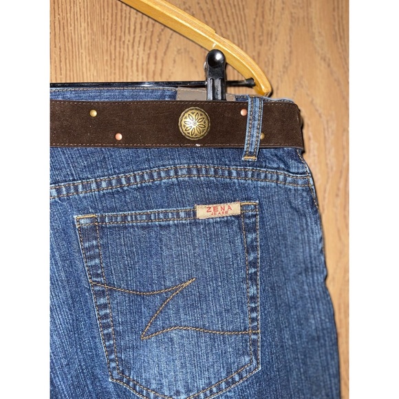 Zena Vintage Western Floral Embroidered Jeans with Medallion Suede Belt Size 16 - Picture 3 of 7